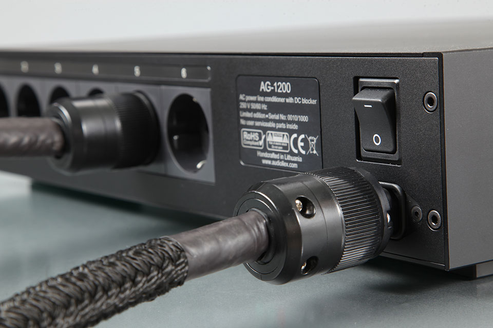 AG-1200 power conditioner